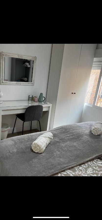 Apartament 3Centro Malaga Especial Grupos Parking Gratis Zewnętrze zdjęcie